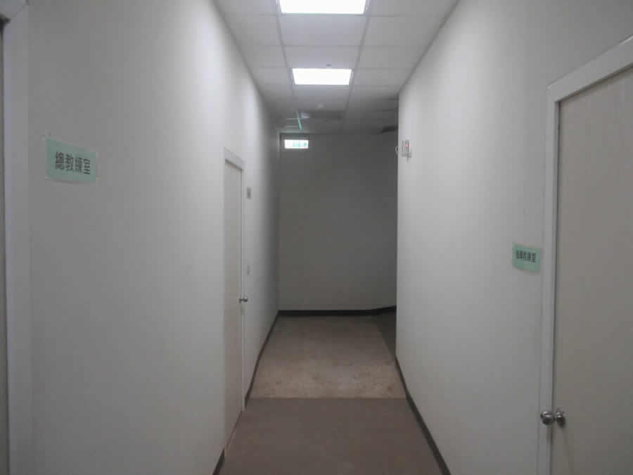 走廊寬度不足