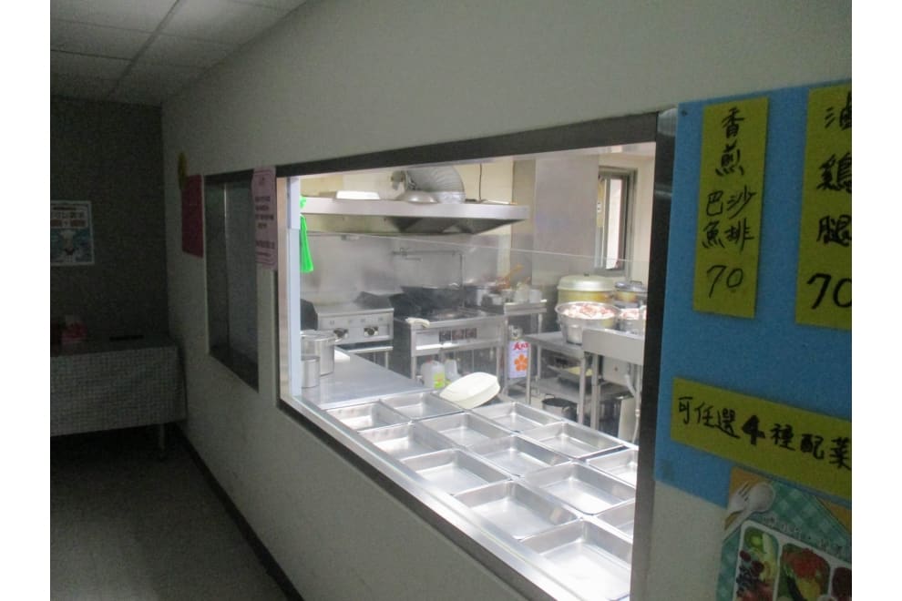 餐廳廚房未依規定設置防火區劃